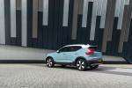 Volvo XC40 T3 Momentum 2018 года (UK)